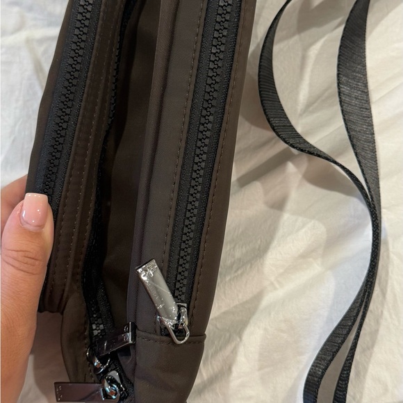 NWT ALO Yoga espresso Belt Bag - Picture 6 of 7